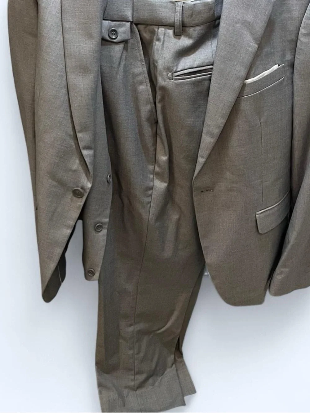 Mage Male Men’s Size Small Light Grey Formal Suit Jacket Vest Pants Slacks Set